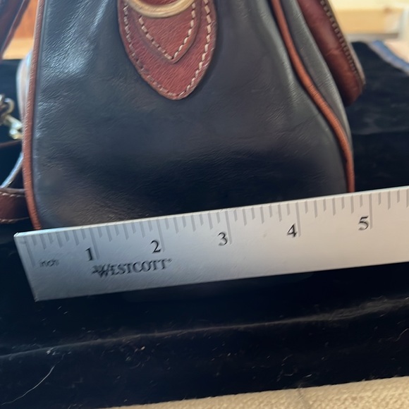 Etienne Aligner Vintage black and brown leather satchel awesome condition - Picture 14 of 15